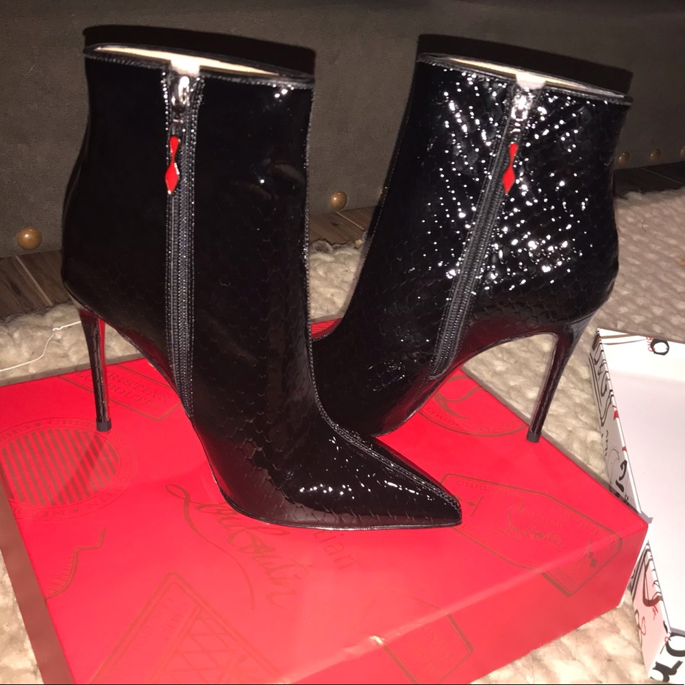 LV RED Bottoms BRAND NEW SIZE 38 original price 1,200 my asking price is 950 - Picture 3 of 9